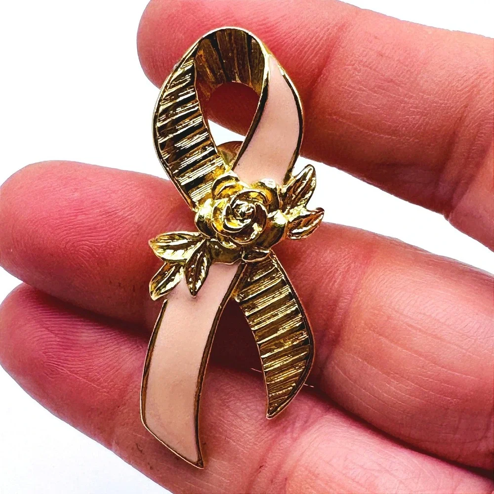 Avon Pink Ribbon Brooch Gold Tone‎ Rose Floral Enamel Breast Cancer Awareness